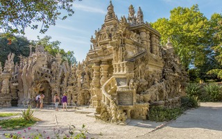 Palais idéal du facteur Cheval