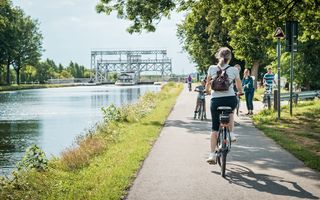 Explorer le Canal du Centre à vélo