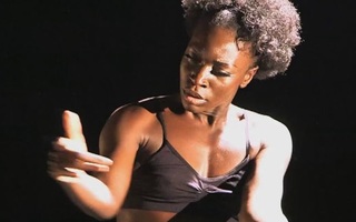 Si elle pouvait danser nue sous les palmiers