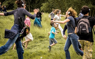 Danse - Happy Manif (Monet, Monet, Monet)